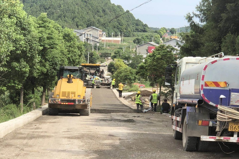 路橋集團搶晴天、戰(zhàn)雨天、斗夜間  全力以赴推進國道347項目建設